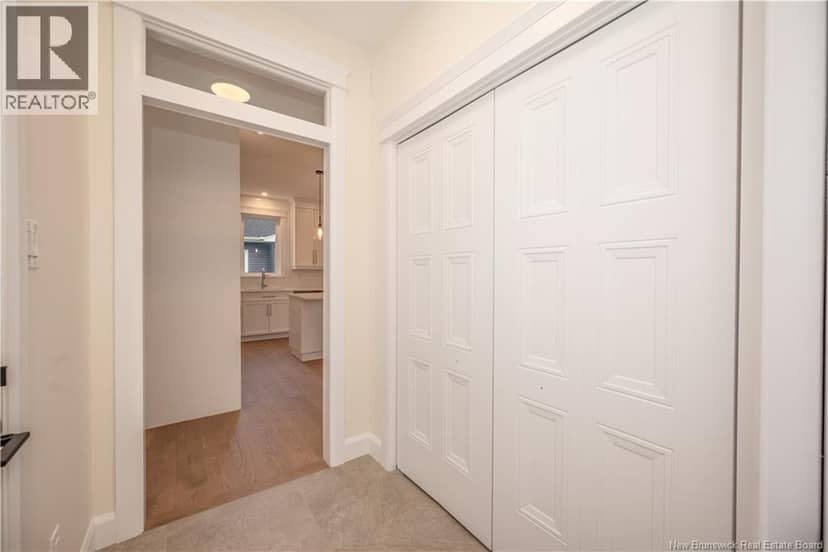 552 Royal Oaks Boulevard — photo 13 of 40