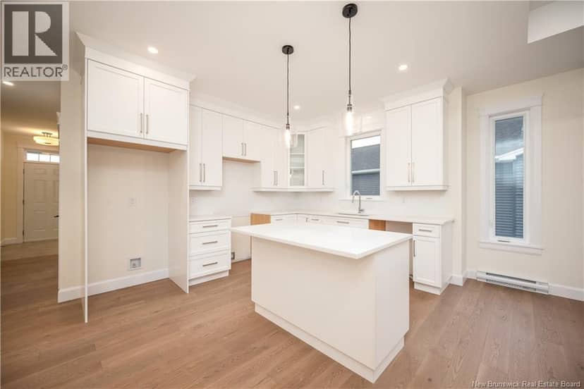 552 Royal Oaks Boulevard — photo 14 of 40