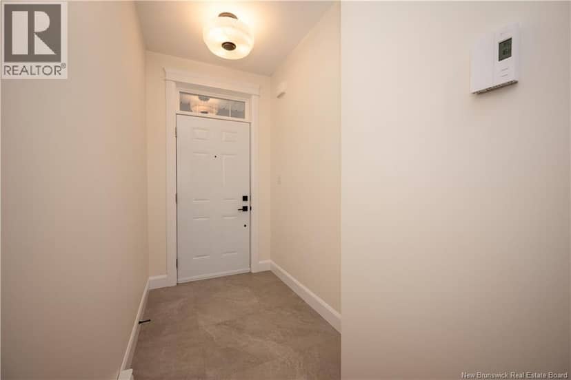 552 Royal Oaks Boulevard — photo 2 of 40