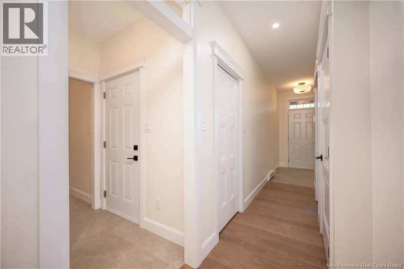 552 Royal Oaks Boulevard — photo 3 of 40