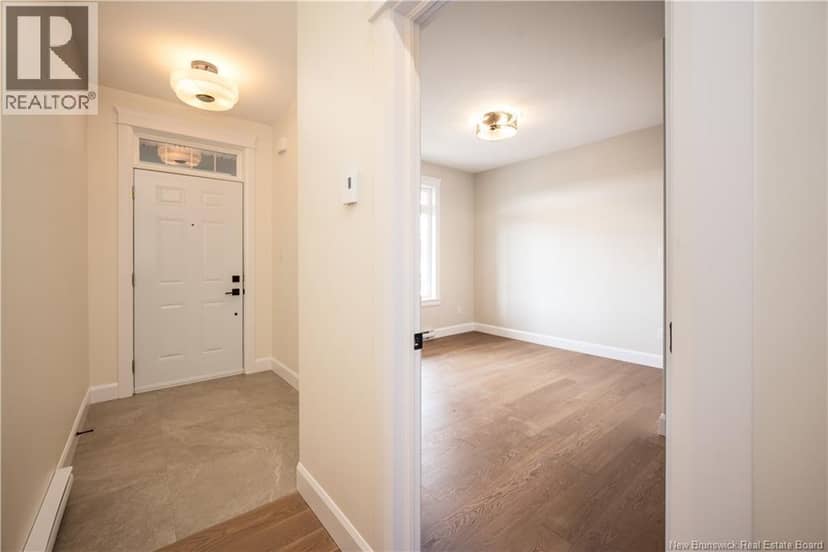 552 Royal Oaks Boulevard — photo 5 of 40