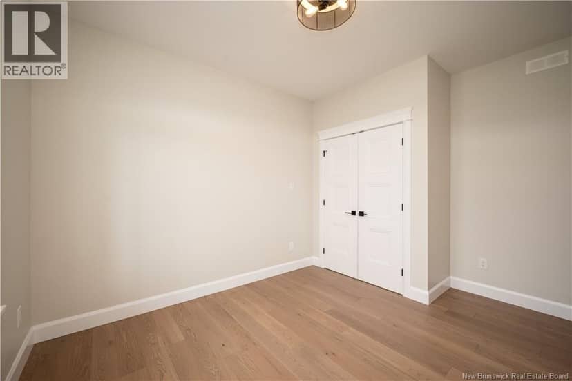 552 Royal Oaks Boulevard — photo 8 of 40