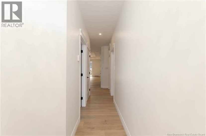 546 Royal Oaks Boulevard — photo 11 of 39