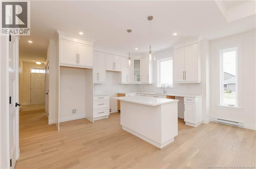 546 Royal Oaks Boulevard — photo 12 of 39