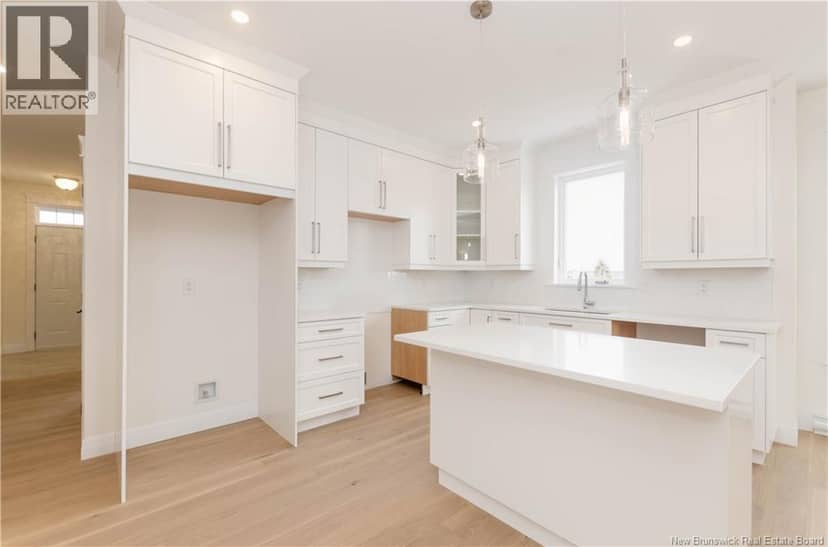 546 Royal Oaks Boulevard — photo 13 of 39