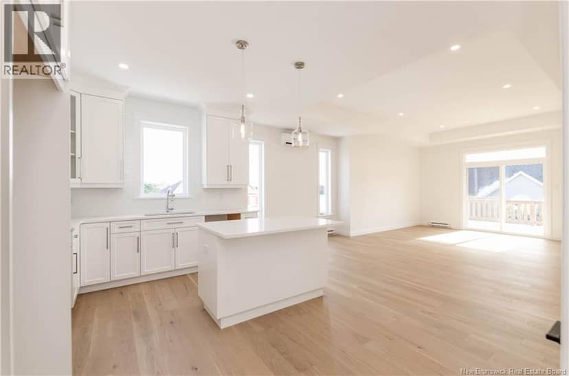546 Royal Oaks Boulevard — photo 14 of 39