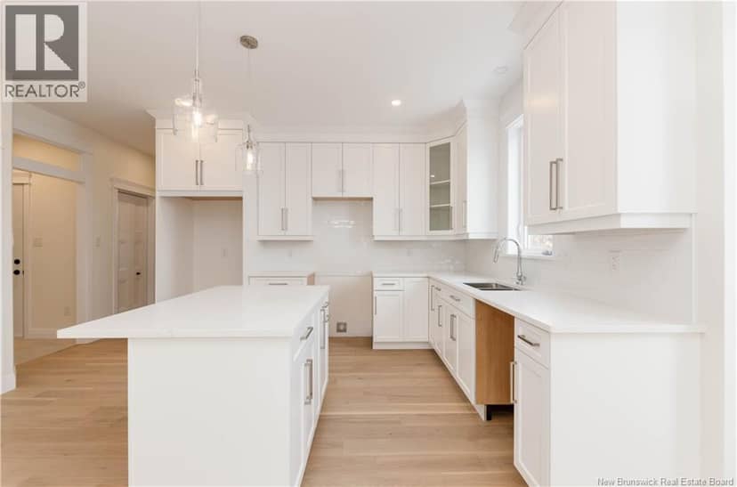 546 Royal Oaks Boulevard — photo 15 of 39