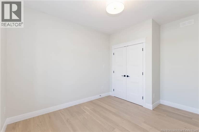 546 Royal Oaks Boulevard — photo 6 of 39