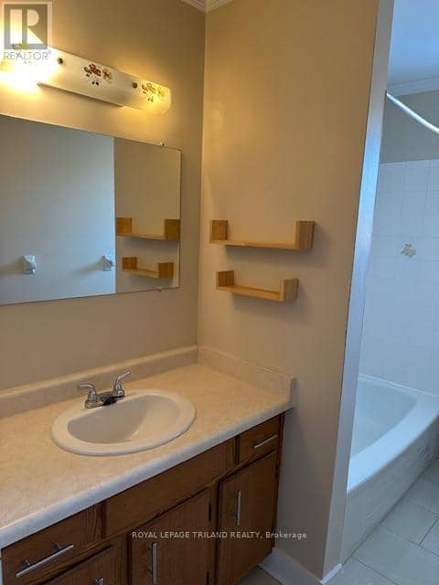221 Highview Drive — photo 5 of 40