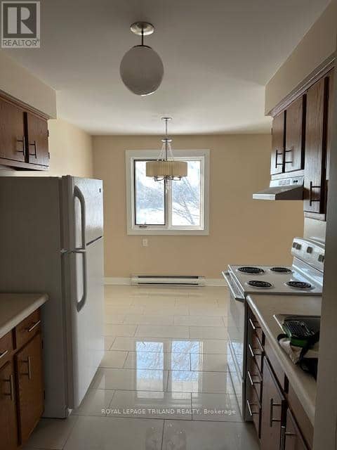 221 Highview Drive — photo 7 of 40