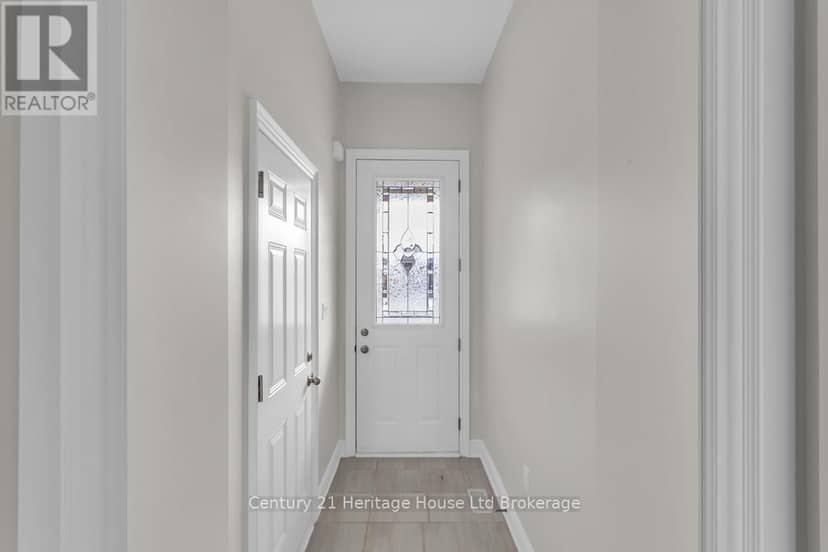 30 Seaton Crescent — photo 13 of 27