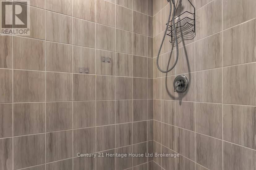 30 Seaton Crescent — photo 16 of 27