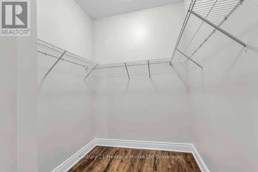 30 Seaton Crescent — photo 17 of 27