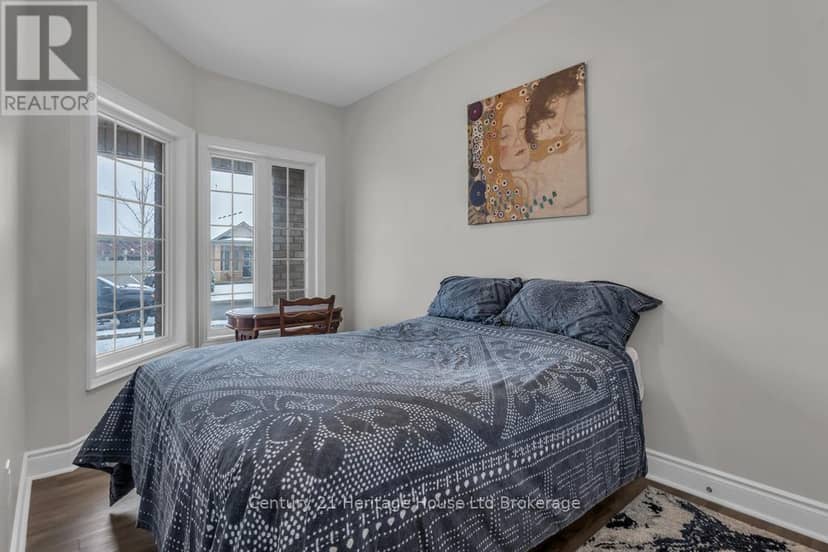 30 Seaton Crescent — photo 19 of 27