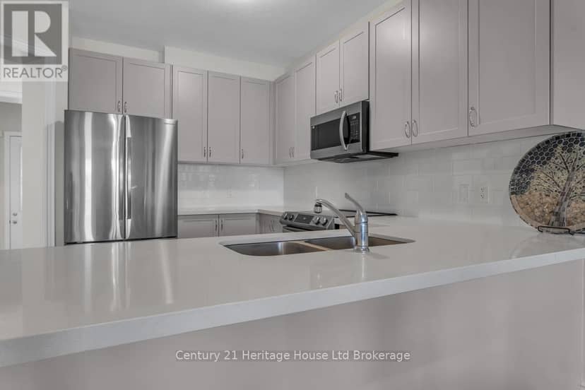 30 Seaton Crescent — photo 3 of 27