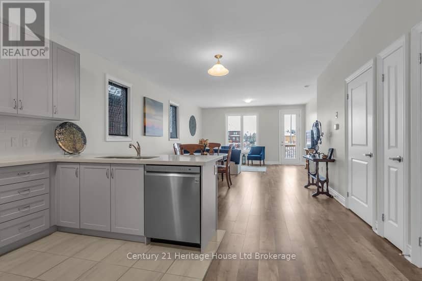 30 Seaton Crescent — photo 7 of 27