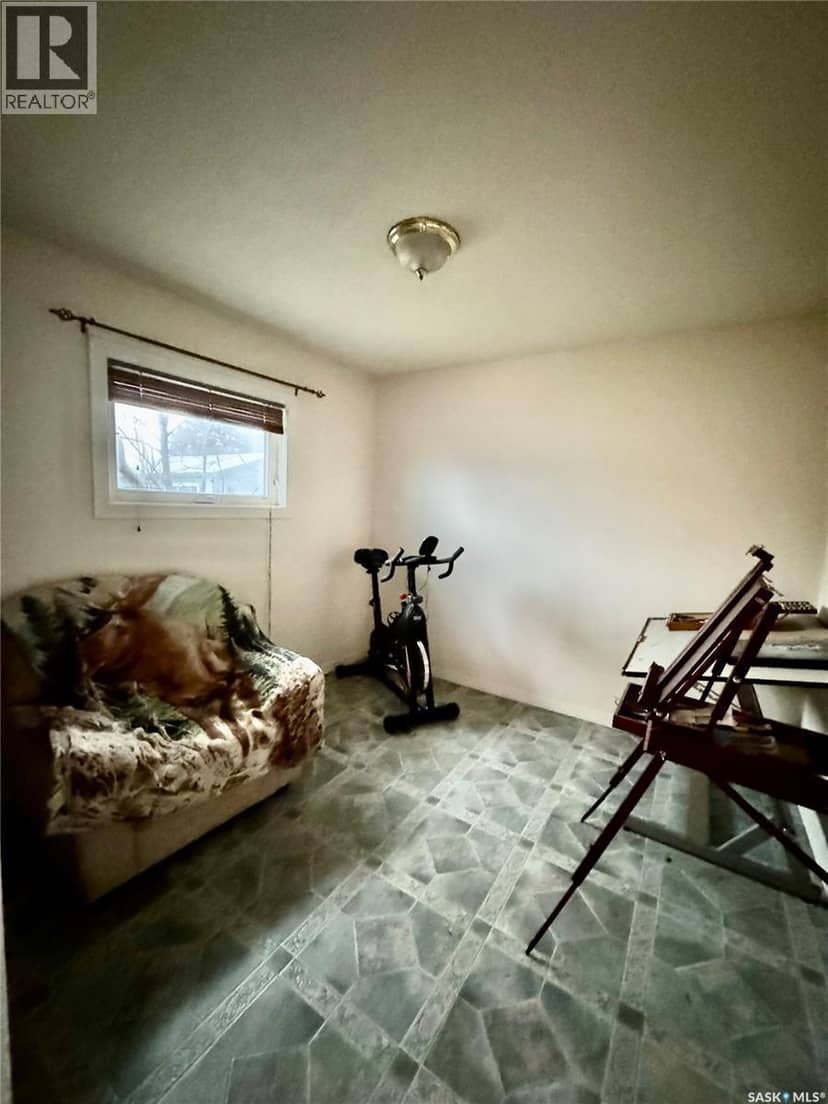 719 Donald STREET — photo 13 of 39