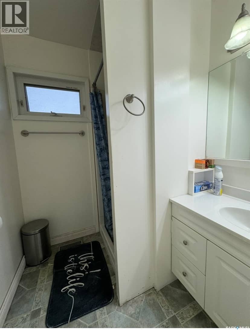 719 Donald STREET — photo 16 of 39