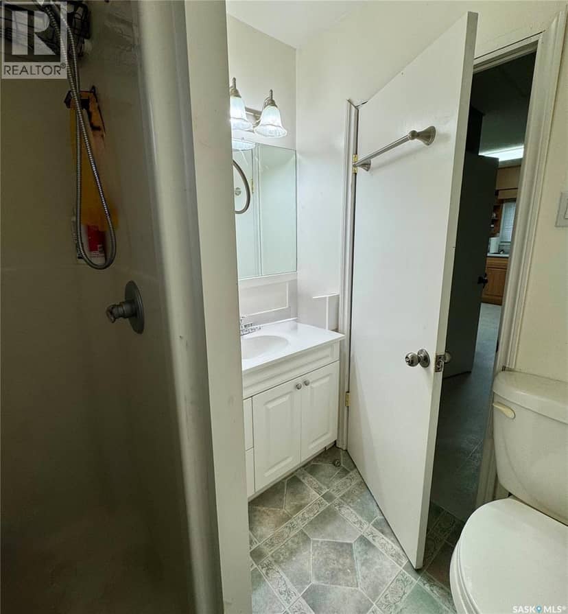 719 Donald STREET — photo 17 of 39