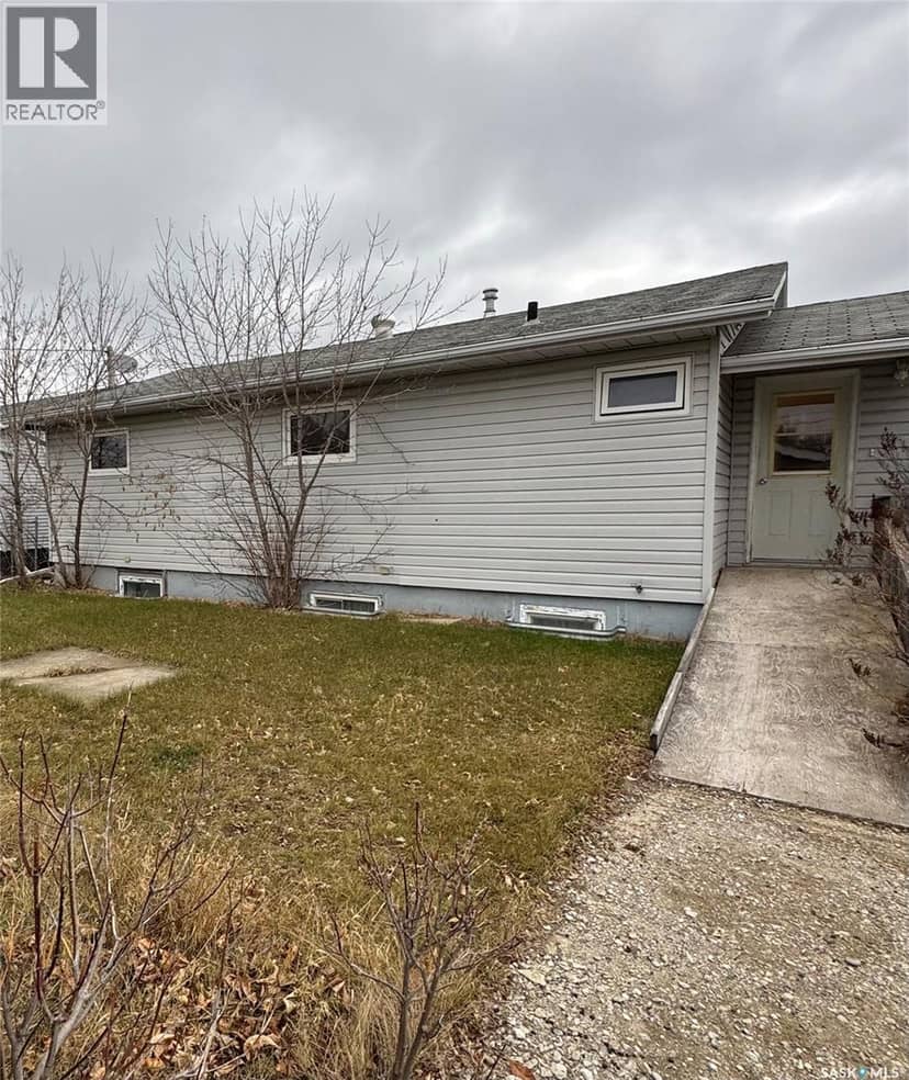 719 Donald STREET — photo 3 of 39