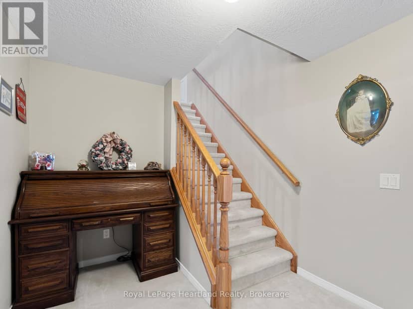 23 Stornoway Crescent — photo 24 of 40