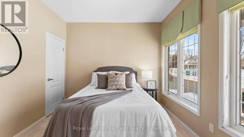 23 Stornoway Crescent — photo 19 of 40