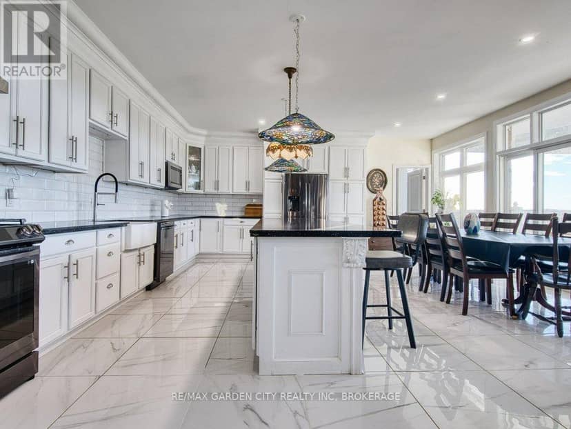 2400 Effingham Street — photo 13 of 40