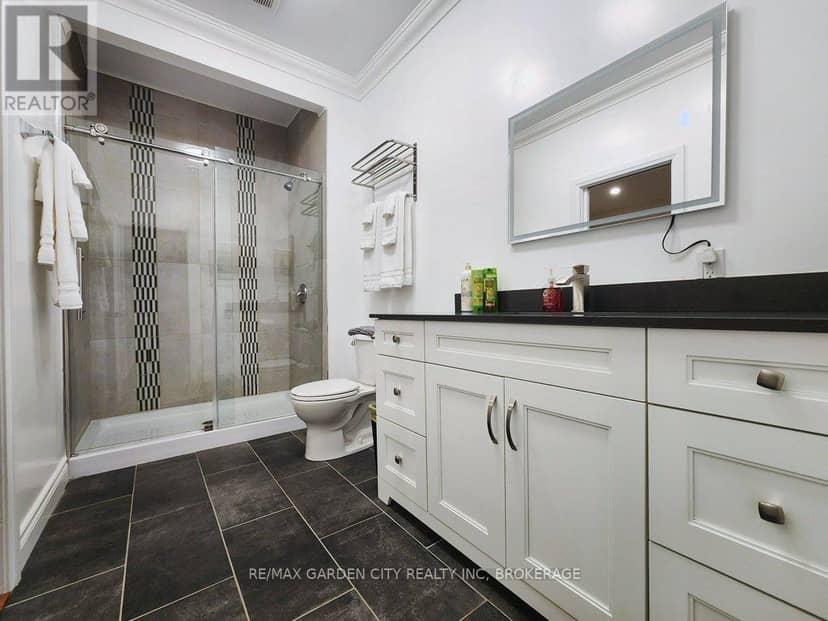 2400 Effingham Street — photo 23 of 40