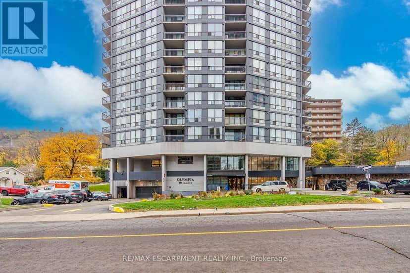 2604 - 150 Charlton Avenue E — photo 2 of 28