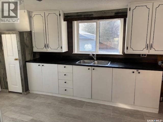 134 2nd AVENUE W — photo 10 of 22
