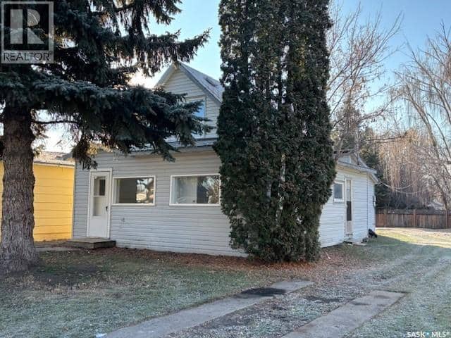 134 2nd AVENUE W, Canora, photo 2