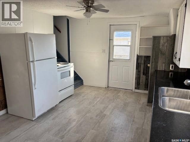 134 2nd AVENUE W — photo 13 of 22
