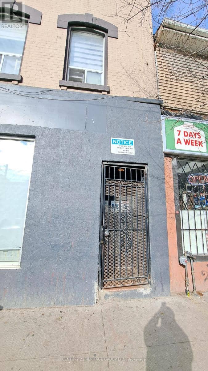 250 Queen Street E — photo 6 of 30