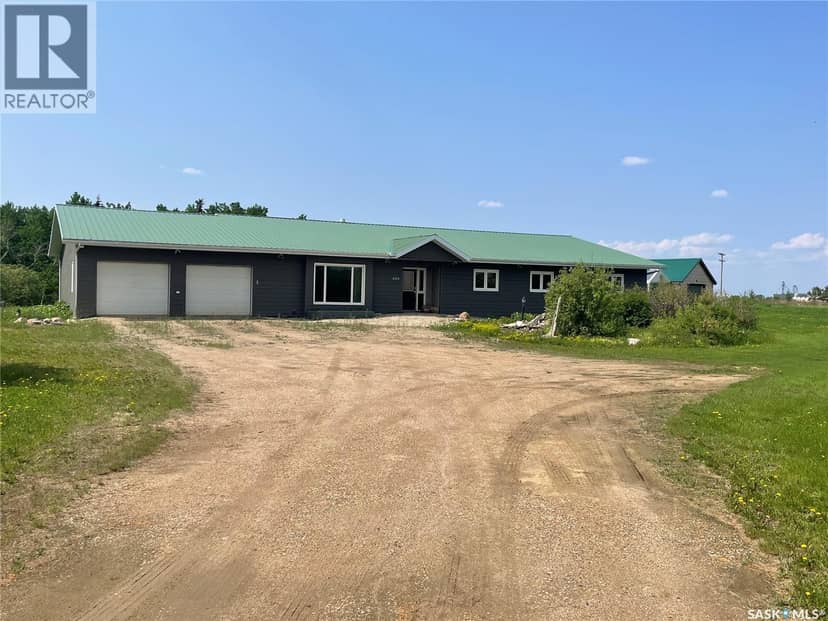 999 Melfort STREET W — photo 1 of 25