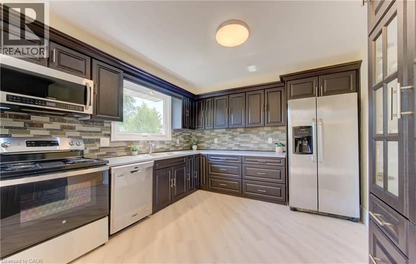 1493 QUEENS Boulevard — photo 15 of 39
