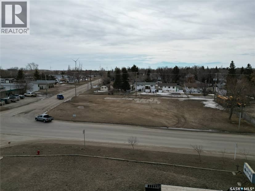 512 1st Avenue E, Assiniboia, photo 2