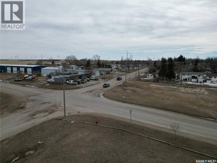 512 1st Avenue E, Assiniboia, photo 3