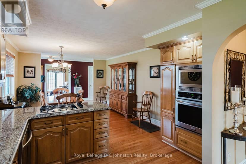 496 Spence Street — photo 14 of 40