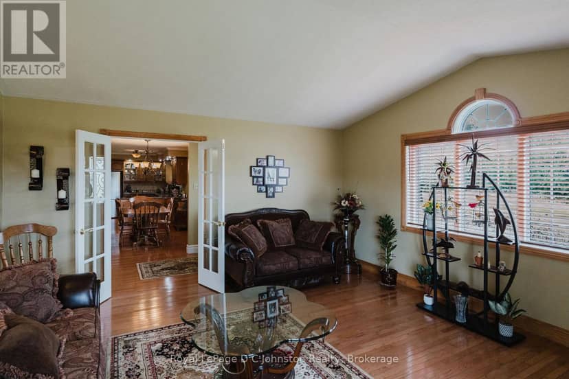 496 Spence Street — photo 19 of 40