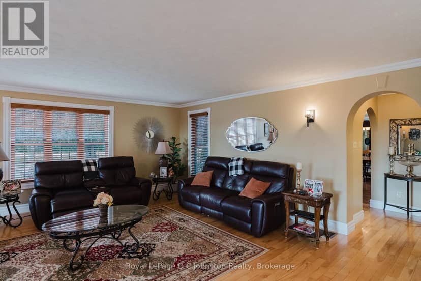 496 Spence Street — photo 7 of 40