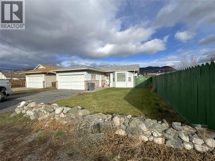 2313 Clapperton Avenue, Merritt