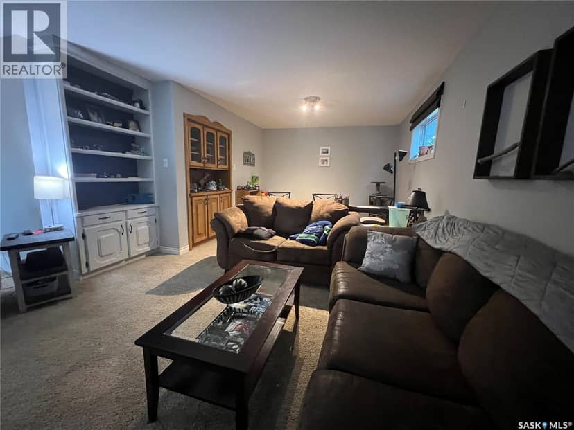 235 George CRESCENT — photo 12 of 27