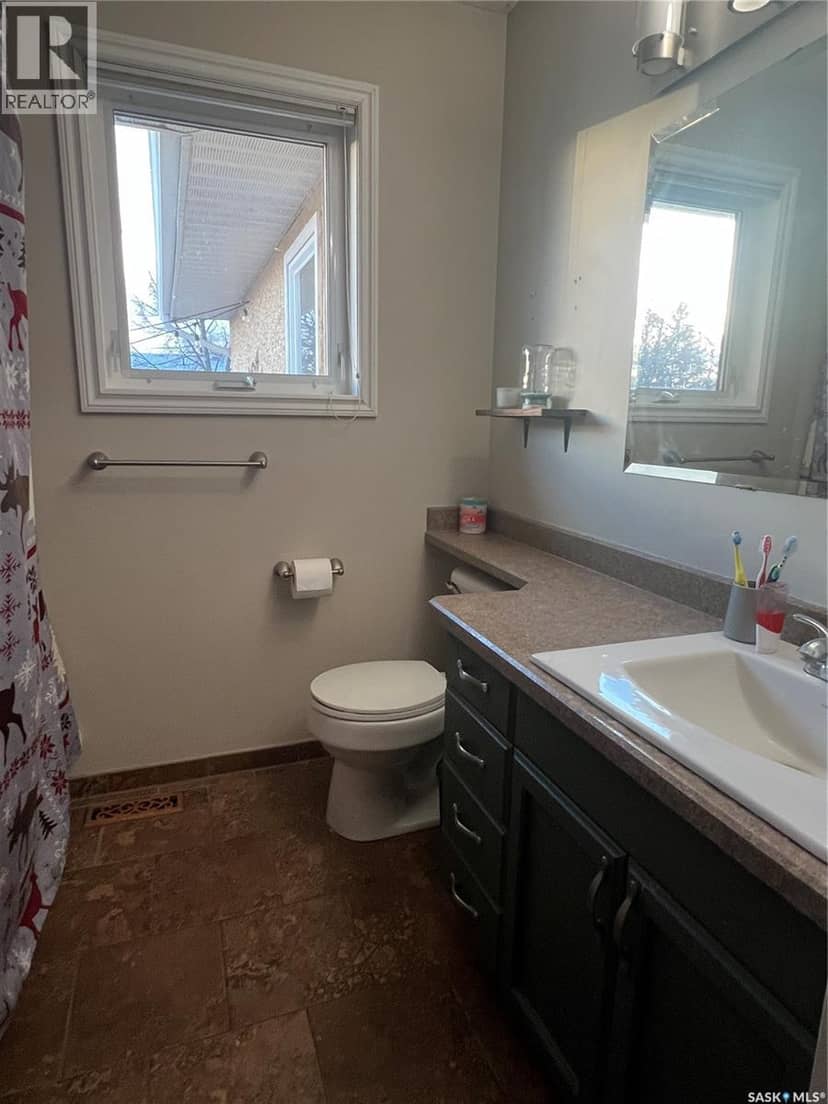 235 George CRESCENT — photo 19 of 27