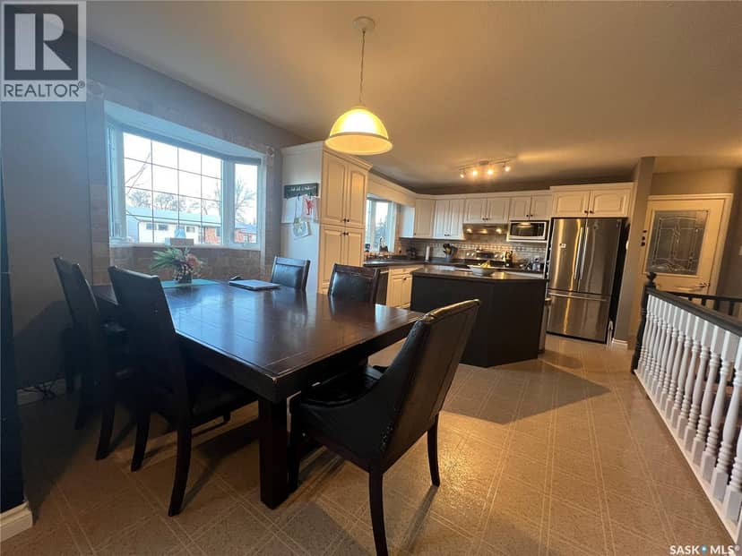 235 George CRESCENT — photo 9 of 27