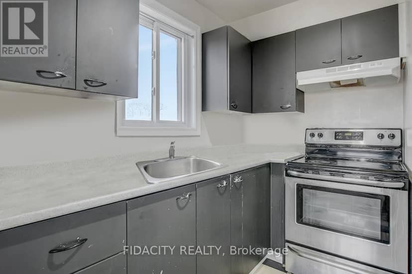 309 - 1490 Heron Road — photo 9 of 20