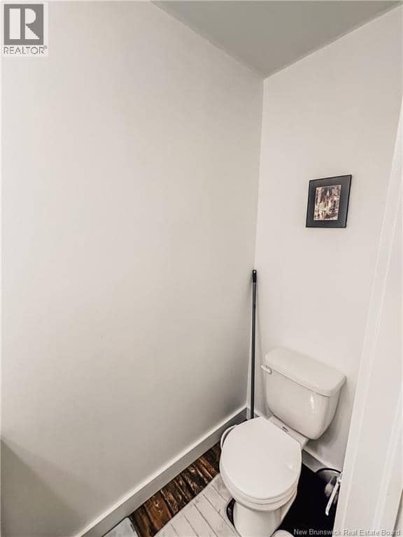 135 Waterloo Street — photo 11 of 25