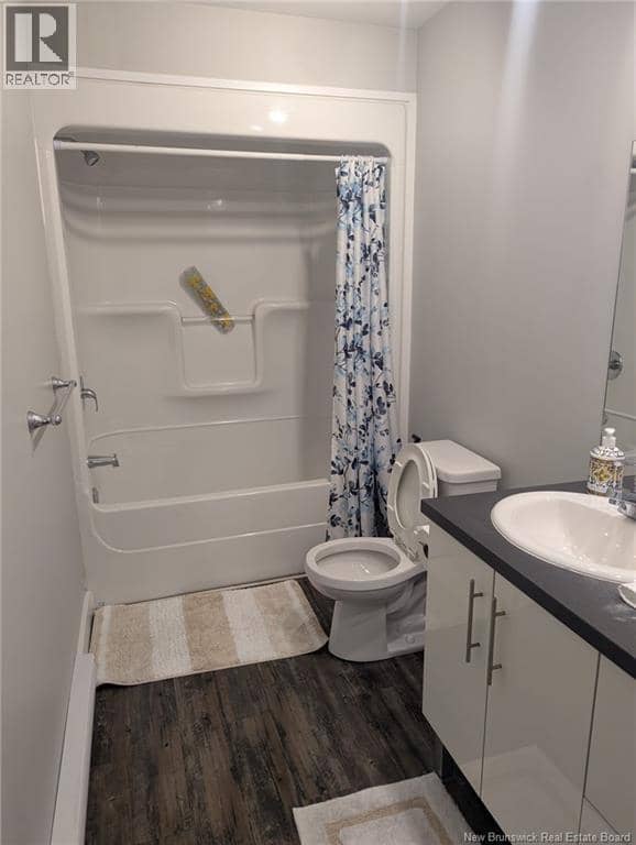 135 Waterloo Street — photo 21 of 25