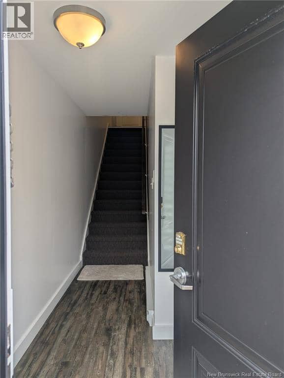 135 Waterloo Street — photo 3 of 25