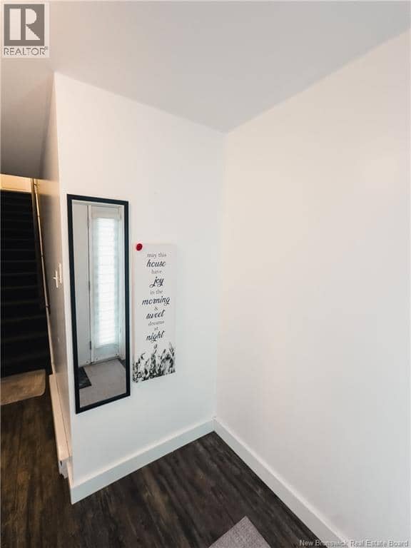 135 Waterloo Street — photo 4 of 25