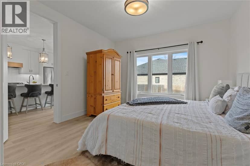 744 NELSON Street W Unit# 31 — photo 18 of 40